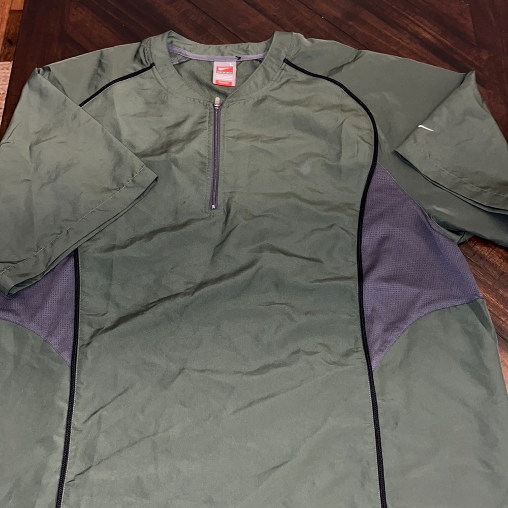 Nike short sleeve wind shirt